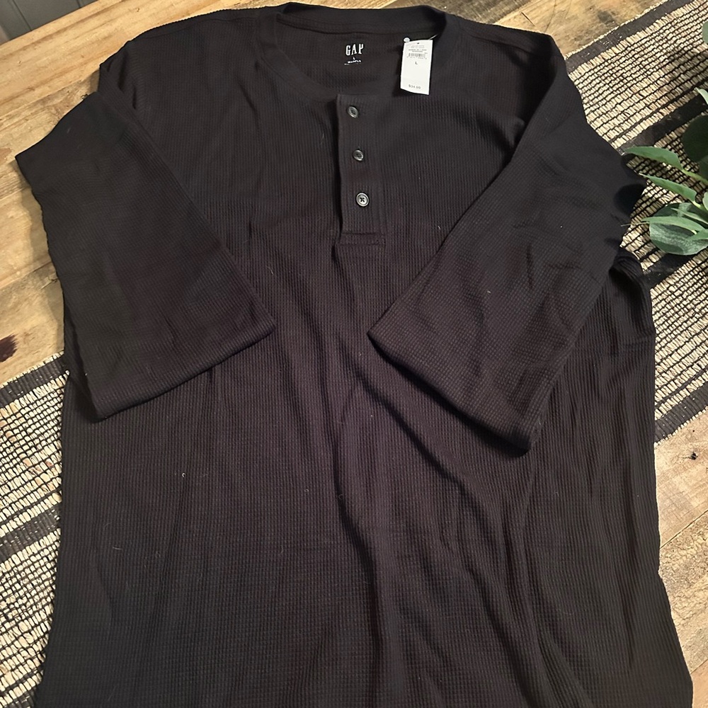 Black GAP Henley. Size Large.